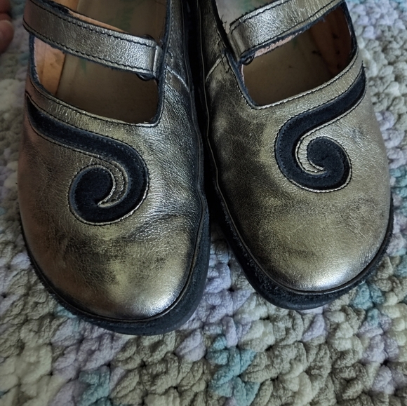 Naot matai Mary Jane metallic shoes size 37 - Picture 3 of 6